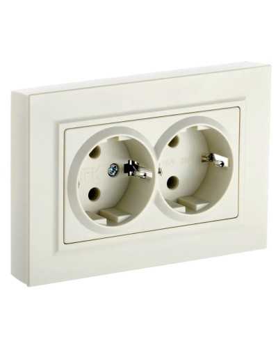 Розетка 2-местная с з/к РСш12-3-БрКр бежевый BRITE (BR-R24-16-K10-F). Розетка с заземлением с защитными шторками в сборе. IEK в Кемерово